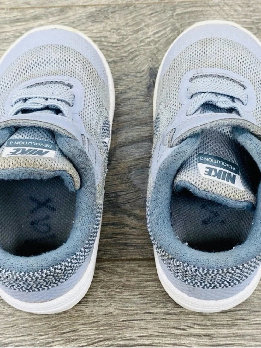 Nike revolution gray